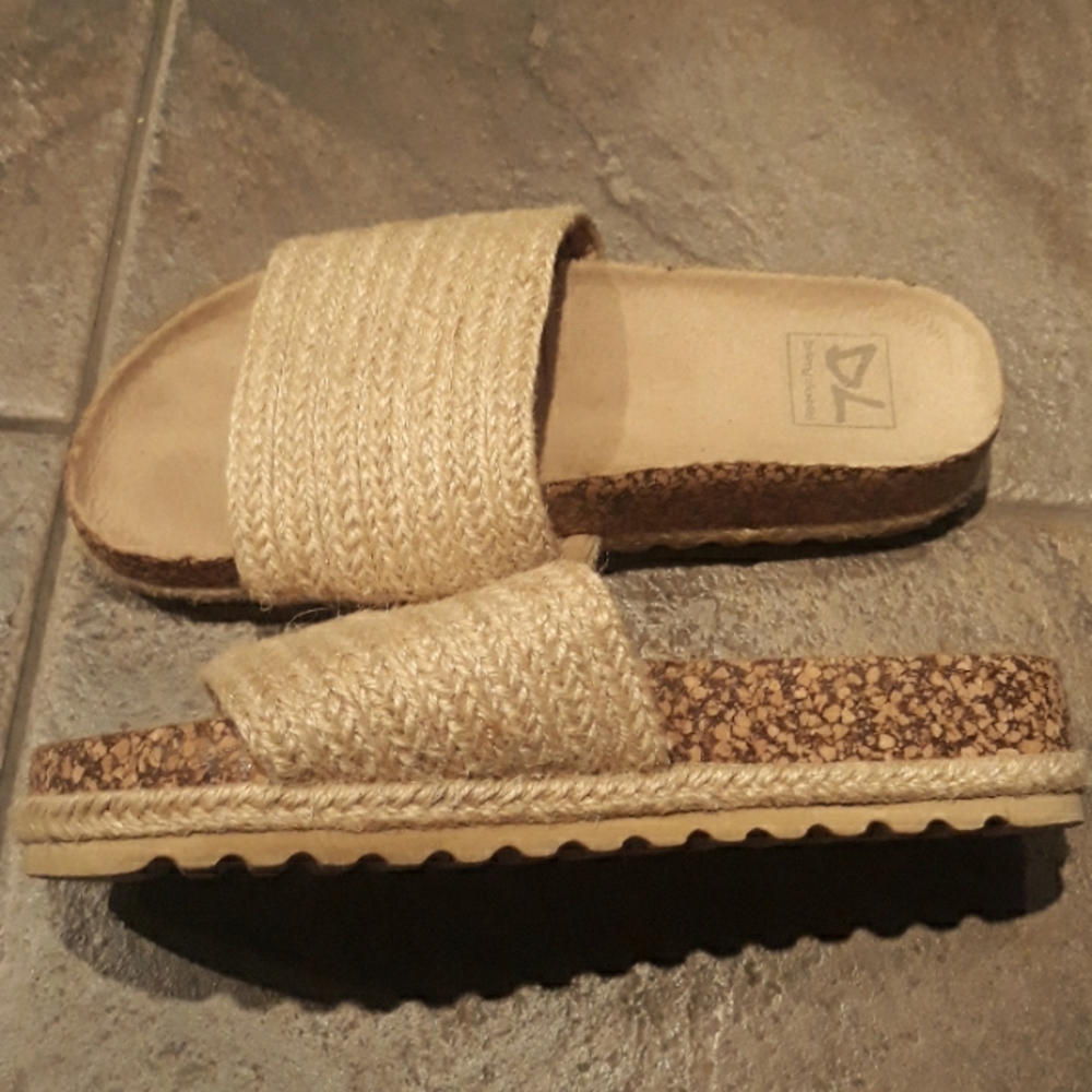 Dirty Laundry Sandals View 3